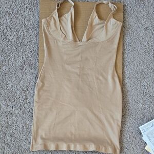 Victoria's Secret So Curvaceous push up shaping slip with panty-xL